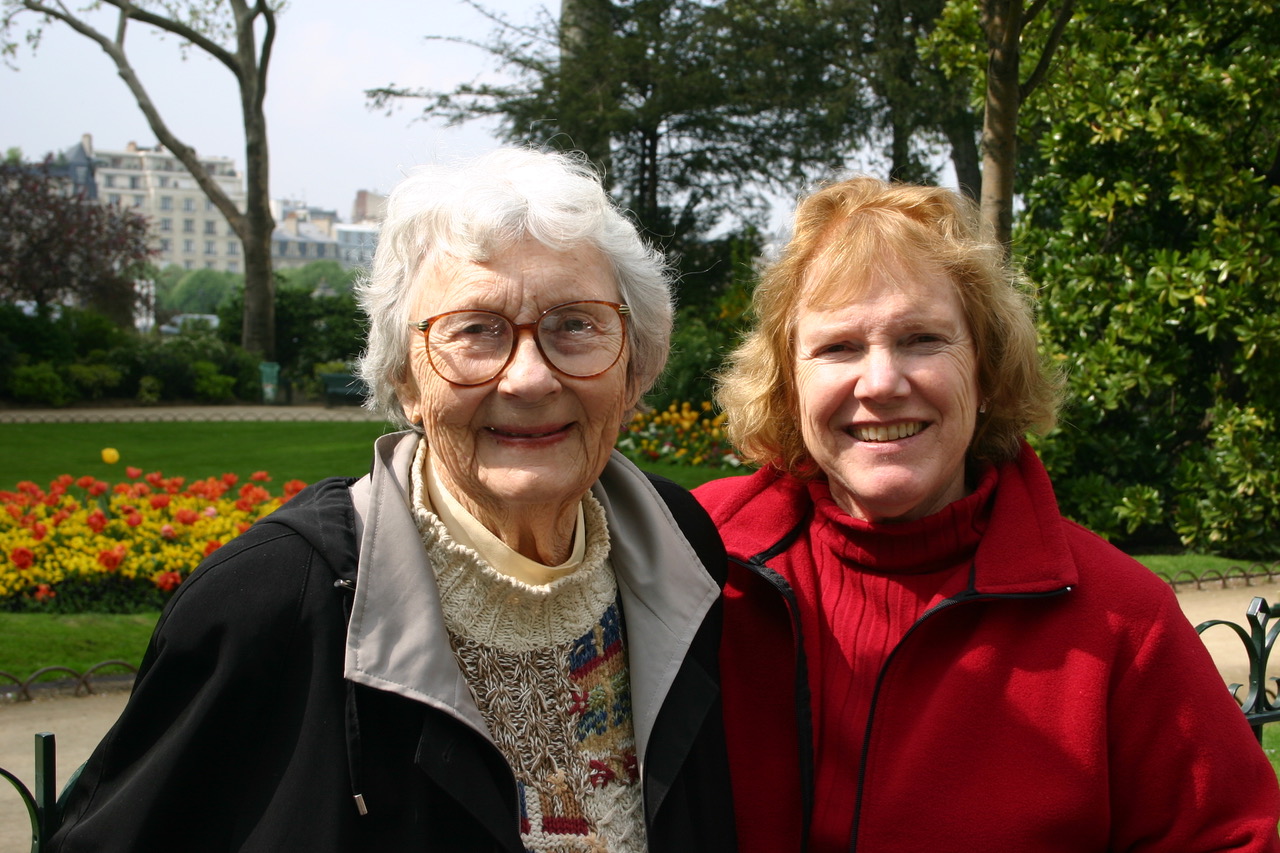 10.Mom and Genevieve, Jardin du Luxembourg