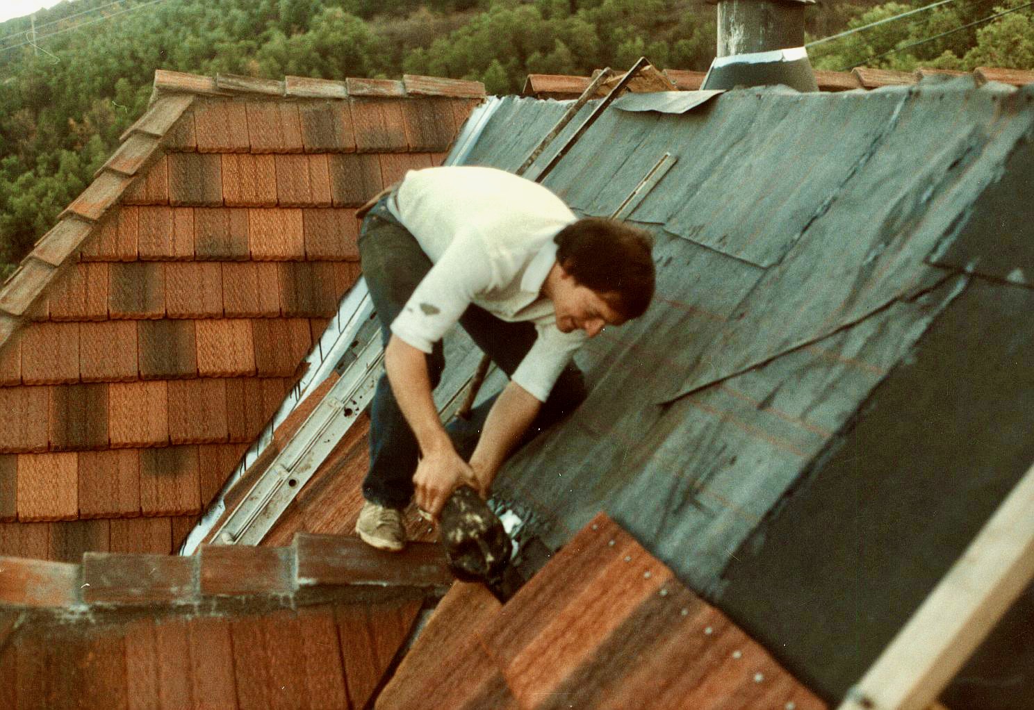 19. Kent, dripping tar on nail holes for roof tile, Ukiah house